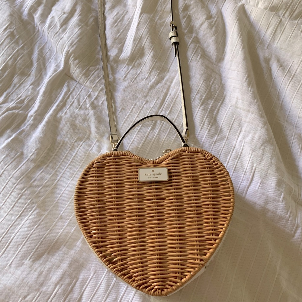 Kate Spade Love Shack Heart Wicker Crossbody Purse - Picture 2 of 5